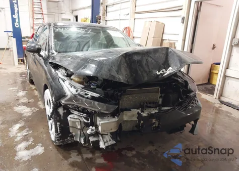 2023 Kia K5 Gt-Line из США, поврежденный, VIN 5XXG64J24PG223607